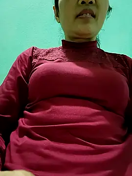 Snapshot of Lovepussyhair chatting on February 5, 2026, 2:02 pm Lovepussyhair online show from February 5, 2026, 2:02 pm