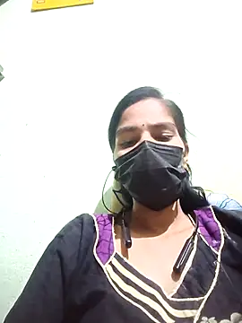 anusiya01 online show from September 29, 2025, 5:51 pm