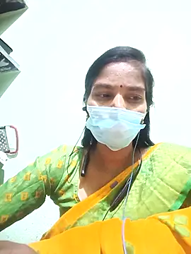 anusiya01 online show from December 3, 2025, 3:22 pm