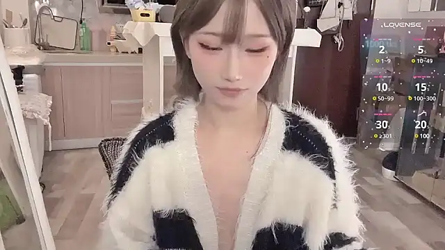 Snapshot of -XunMengLong- chatting on February 17, 2025, 9:43 pm -XunMengLong- online show from February 17, 2025, 9:43 pm