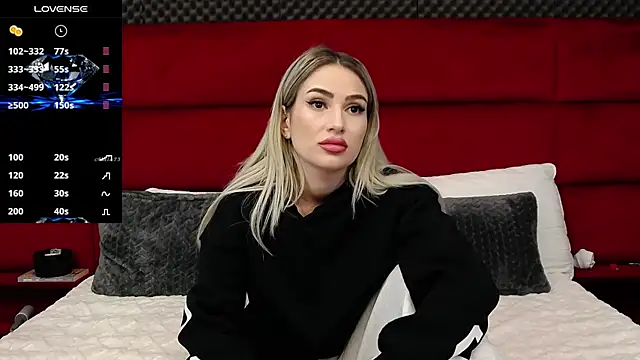 Snapshot of MinnieMe chatting on October 1, 2025, 7:40 pm MinnieMe online show from October 1, 2025, 7:40 pm