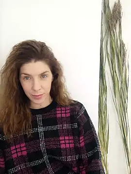 Snapshot of YourSuperModel chatting on November 10, 2025, 5:23 am YourSuperModel online show from November 10, 2025, 5:23 am