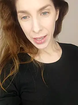 Snapshot of YourSuperModel chatting on December 2, 2025, 1:57 pm YourSuperModel online show from December 2, 2025, 1:57 pm