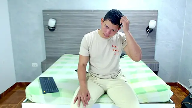 Loony Zion online show from December 5, 2025, 1:21 pm