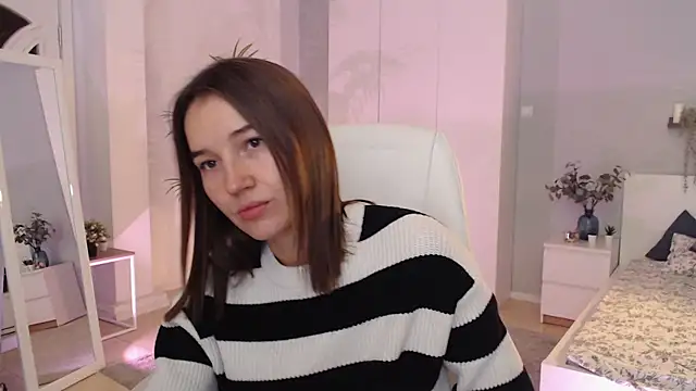 Snapshot of Bellla_Haddid chatting on September 22, 2025, 1:00 am Bellla Haddid online show from September 22, 2025, 1:00 am