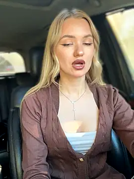 Snapshot of Devill_Angel_ chatting on October 17, 2025, 11:12 am Devill Angel online show from October 17, 2025, 11:12 am