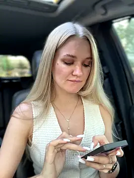 Snapshot of Devill_Angel_ chatting on September 11, 2025, 11:21 am Devill Angel online show from September 11, 2025, 11:21 am