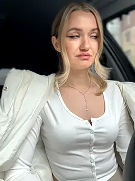 Snapshot of Devill_Angel_ chatting on November 17, 2025, 9:24 am Devill Angel online show from November 17, 2025, 9:24 am