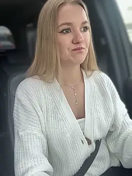 Snapshot of Devill_Angel_ chatting on March 10, 2025, 6:27 am Devill Angel online show from March 10, 2025, 6:27 am