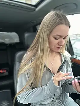 Snapshot of Devill_Angel_ chatting on March 8, 2025, 9:39 am Devill Angel online show from March 8, 2025, 9:39 am