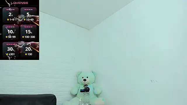 Snapshot of nathally_roses chatting on May 25, 2026, 8:18 pm nathally roses online show from May 25, 2026, 8:18 pm