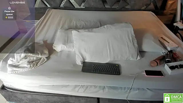 Rose Evans   online show from February 6, 2026, 5:14 am