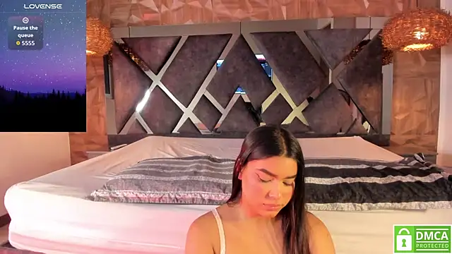 Snapshot of Rose_Evans__ chatting on December 14, 2025, 5:02 am Rose Evans online show from December 14, 2025, 5:02 am