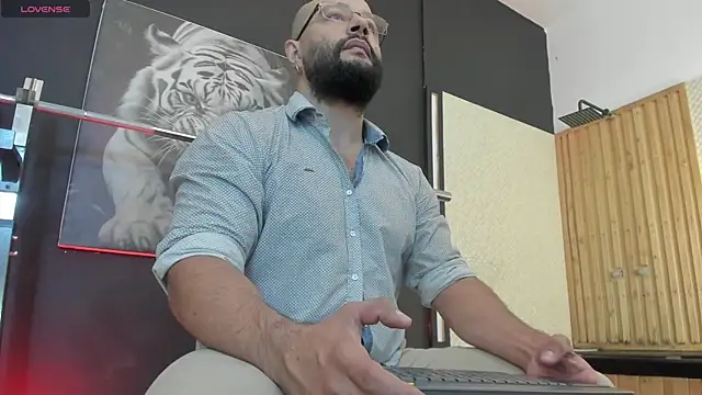 Snapshot of Luke__09 chatting on November 28, 2025, 11:10 am Luke 09 online show from November 28, 2025, 11:10 am