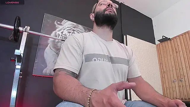 Snapshot of Luke__09 chatting on November 5, 2025, 11:13 am Luke 09 online show from November 5, 2025, 11:13 am