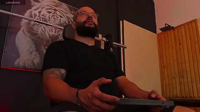 Snapshot of Luke__09 chatting on November 14, 2025, 11:25 am Luke 09 online show from November 14, 2025, 11:25 am