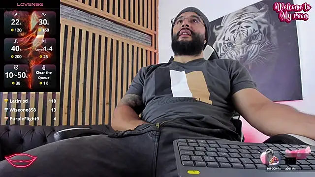 Snapshot of Luke__09 chatting on March 22, 2025, 4:15 pm Luke 09 online show from March 22, 2025, 4:15 pm