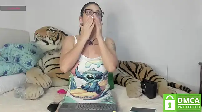 Snapshot of micaelajones chatting on January 9, 2025, 4:28 pm micaelajones online show from January 9, 2025, 4:28 pm