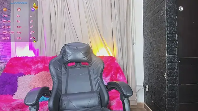 kitty queen10 online show from March 5, 2026, 4:42 am