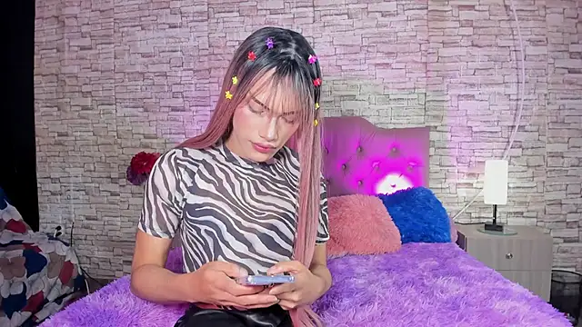 Snapshot of kitty_queen10 chatting on October 24, 2025, 3:05 am kitty queen10 online show from October 24, 2025, 3:05 am