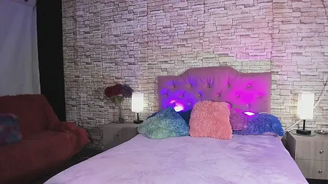 Snapshot of kitty_queen10 chatting on November 12, 2025, 3:10 am kitty queen10 online show from November 12, 2025, 3:10 am