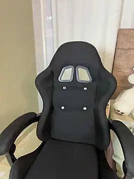 littlemelodi18 online show from February 24, 2026, 11:05 pm