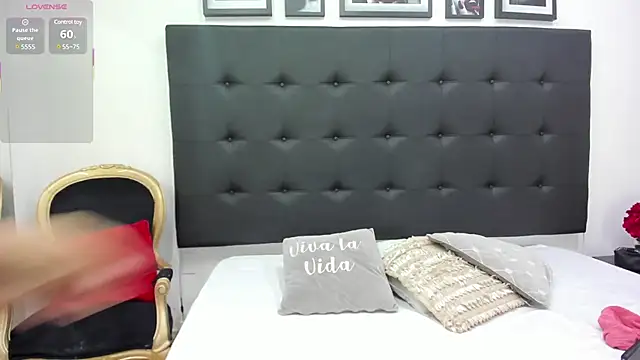 Snapshot of SaraDreamss chatting on March 7, 2025, 9:17 pm SaraDreamss online show from March 7, 2025, 9:17 pm