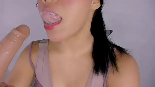 veky saliva01 online show from April 2, 2026, 12:01 pm