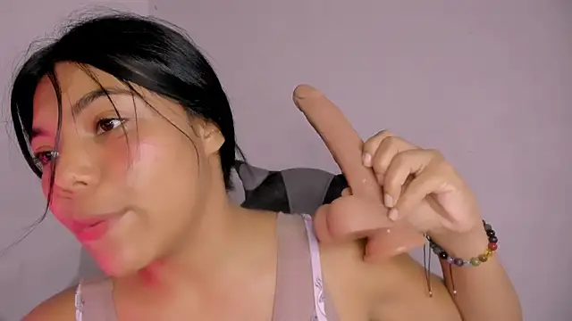 veky saliva01 online show from April 4, 2026, 2:12 pm