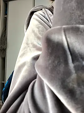 Snapshot of AliceBrayan chatting on September 22, 2025, 5:02 am AliceBrayan online show from September 22, 2025, 5:02 am