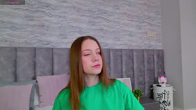 Snapshot of AliceBrayan chatting on March 21, 2025, 5:11 am AliceBrayan online show from March 21, 2025, 5:11 am