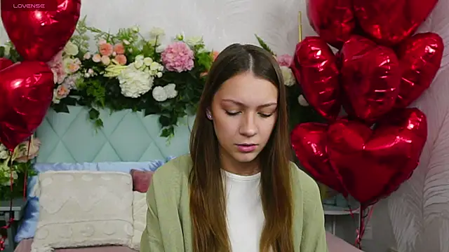 Snapshot of AliceBrayan chatting on February 14, 2026, 5:13 pm AliceBrayan online show from February 14, 2026, 5:13 pm