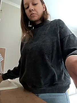 Snapshot of AliceBrayan chatting on September 15, 2025, 5:08 am AliceBrayan online show from September 15, 2025, 5:08 am