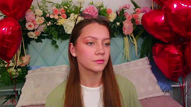 Snapshot of AliceBrayan chatting on February 10, 2026, 5:12 pm AliceBrayan online show from February 10, 2026, 5:12 pm