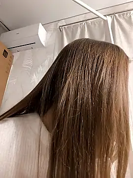 Snapshot of AliceBrayan chatting on January 13, 2026, 5:06 pm AliceBrayan online show from January 13, 2026, 5:06 pm