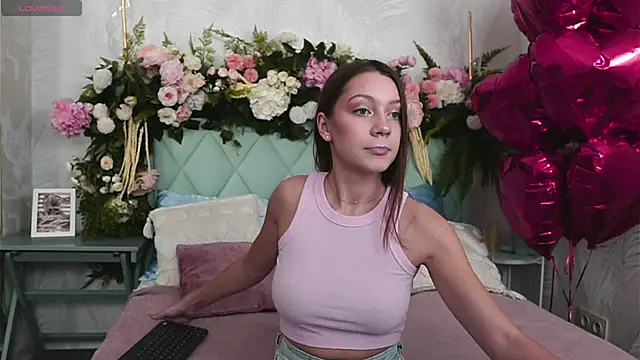 Snapshot of AliceBrayan chatting on February 19, 2026, 5:21 pm AliceBrayan online show from February 19, 2026, 5:21 pm