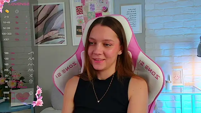 Snapshot of AliceBrayan chatting on March 4, 2025, 11:29 am AliceBrayan online show from March 4, 2025, 11:29 am