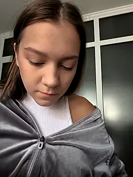 Snapshot of AliceBrayan chatting on October 5, 2025, 5:09 am AliceBrayan online show from October 5, 2025, 5:09 am