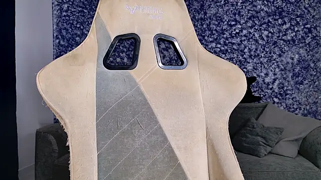 Miss Mia Murr online show from April 24, 2026, 4:47 am