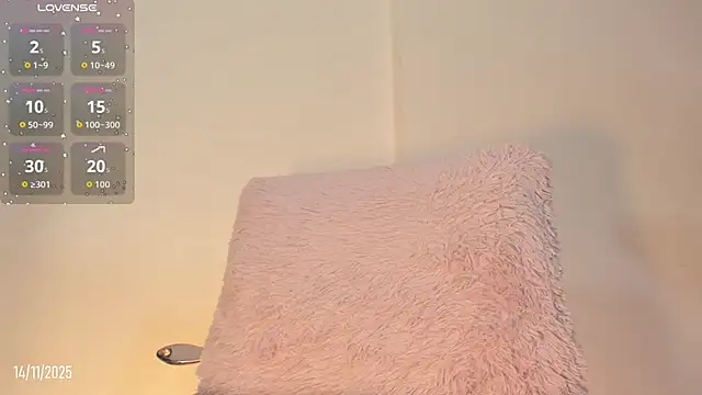 Snapshot of Sofia_Burbano chatting on November 14, 2025, 8:56 pm Sofia Burbano online show from November 14, 2025, 8:56 pm