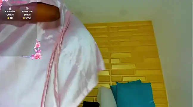 Snapshot of ebony_beckyy chatting on January 17, 2025, 1:24 pm ebony beckyy online show from January 17, 2025, 1:24 pm