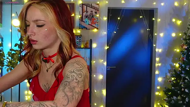 Snapshot of SpiceJessy chatting on December 21, 2025, 3:41 am SpiceJessy online show from December 21, 2025, 3:41 am