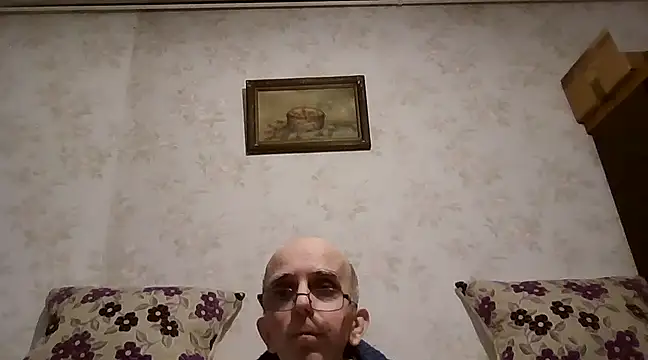 Snapshot of mariusica1@xh chatting on March 11, 2025, 5:13 pm mariusica1xh online show from March 11, 2025, 5:13 pm