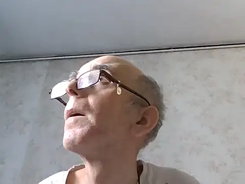 Snapshot of mariusica1@xh chatting on September 15, 2025, 8:04 am mariusica1xh online show from September 15, 2025, 8:04 am