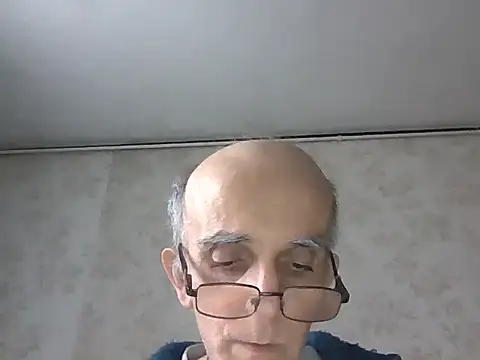 Snapshot of mariusica1@xh chatting on October 8, 2025, 12:39 pm mariusica1xh online show from October 8, 2025, 12:39 pm