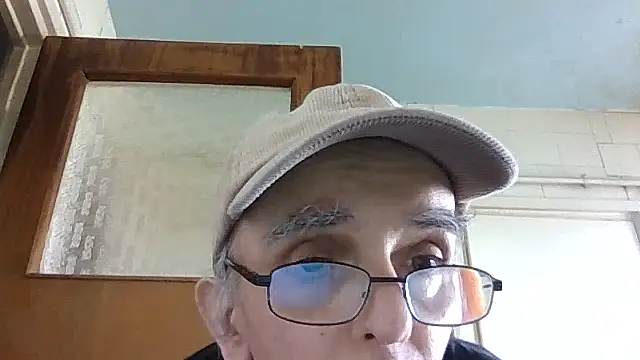 mariusica1xh online show from April 16, 2026, 8:48 am