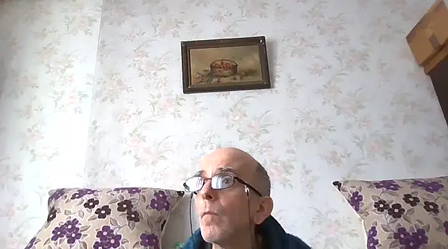 Snapshot of mariusica1@xh chatting on March 12, 2025, 11:43 am mariusica1xh online show from March 12, 2025, 11:43 am