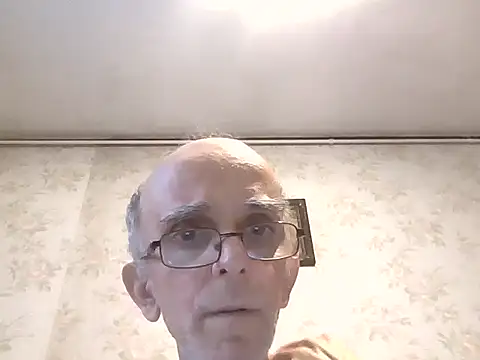 Snapshot of mariusica1@xh chatting on October 13, 2025, 1:56 pm mariusica1xh online show from October 13, 2025, 1:56 pm