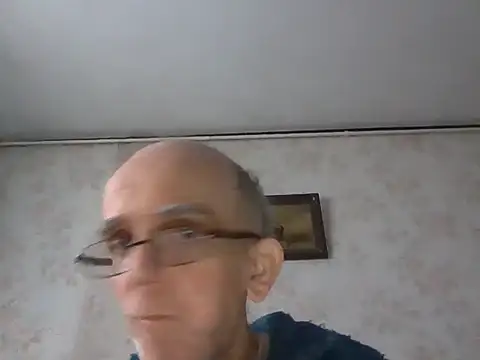 Snapshot of mariusica1@xh chatting on October 15, 2025, 12:35 pm mariusica1xh online show from October 15, 2025, 12:35 pm