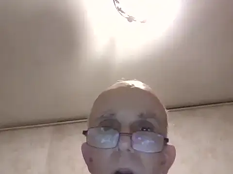 mariusica1xh online show from January 8, 2026, 11:33 pm